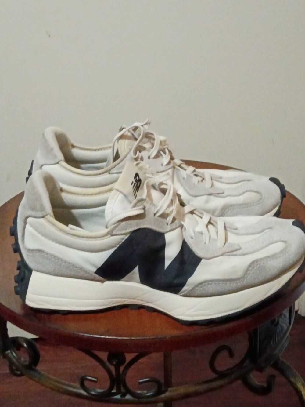 NEW BALANCE 327 Sneakers Womens Sz 9B Sea Salt Black Retro Running Shoes WS327FE